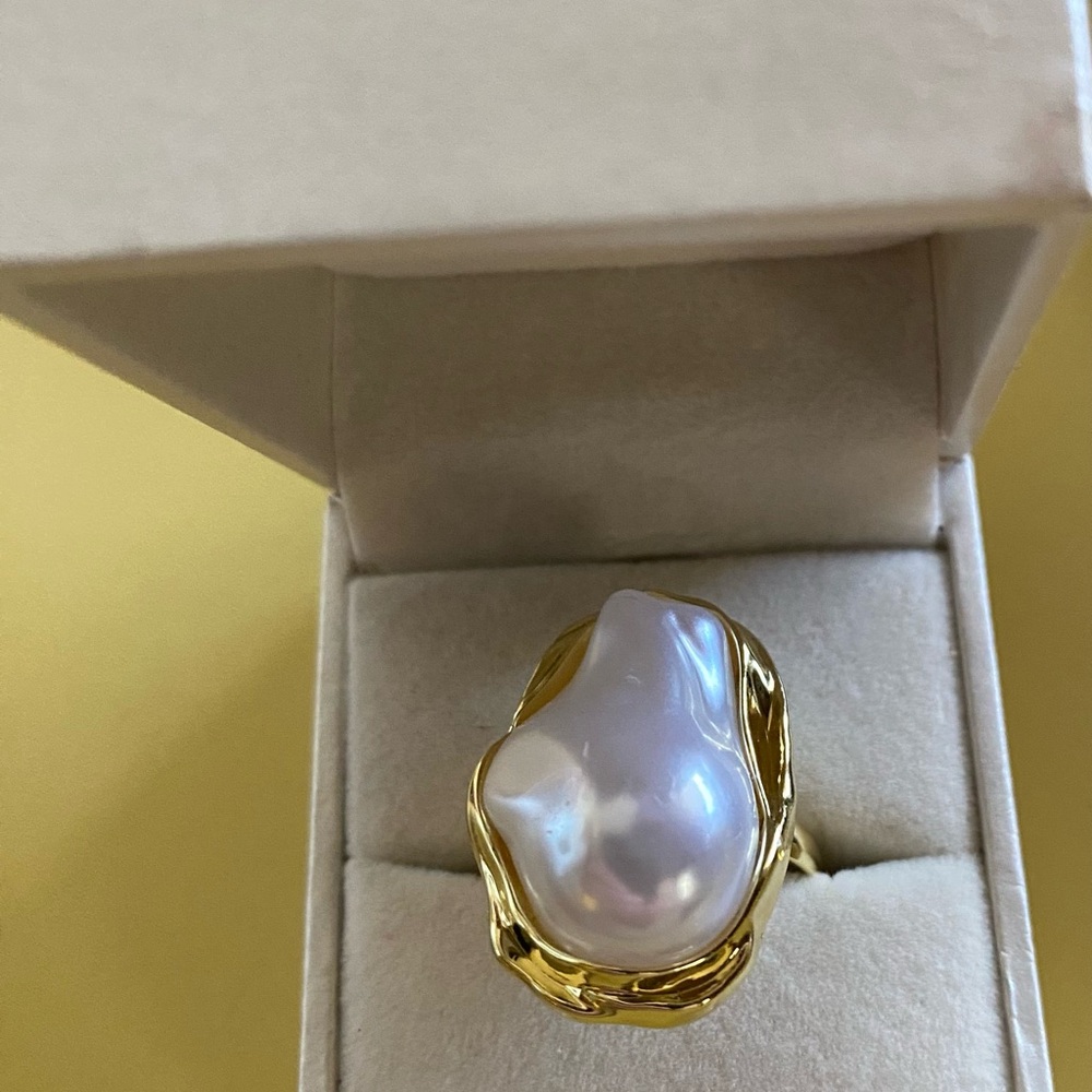 Gold-Plated Baroque Pearl Statement Ring - White Pearl Starchenie